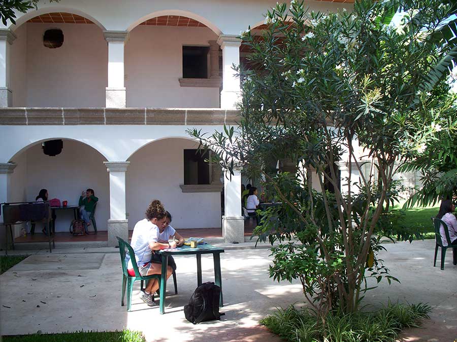 spanish schools in antigua guatemala